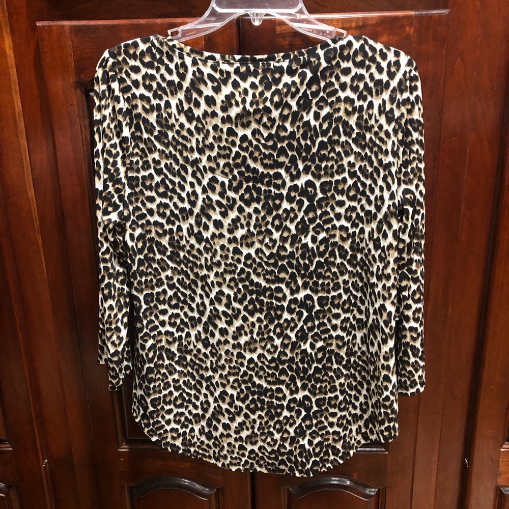 2/$30 Chico’s Leopard Print Scoop Neck Top 3/4 Sleeve Blouse Sz 1 (M) - Picture 7 of 10